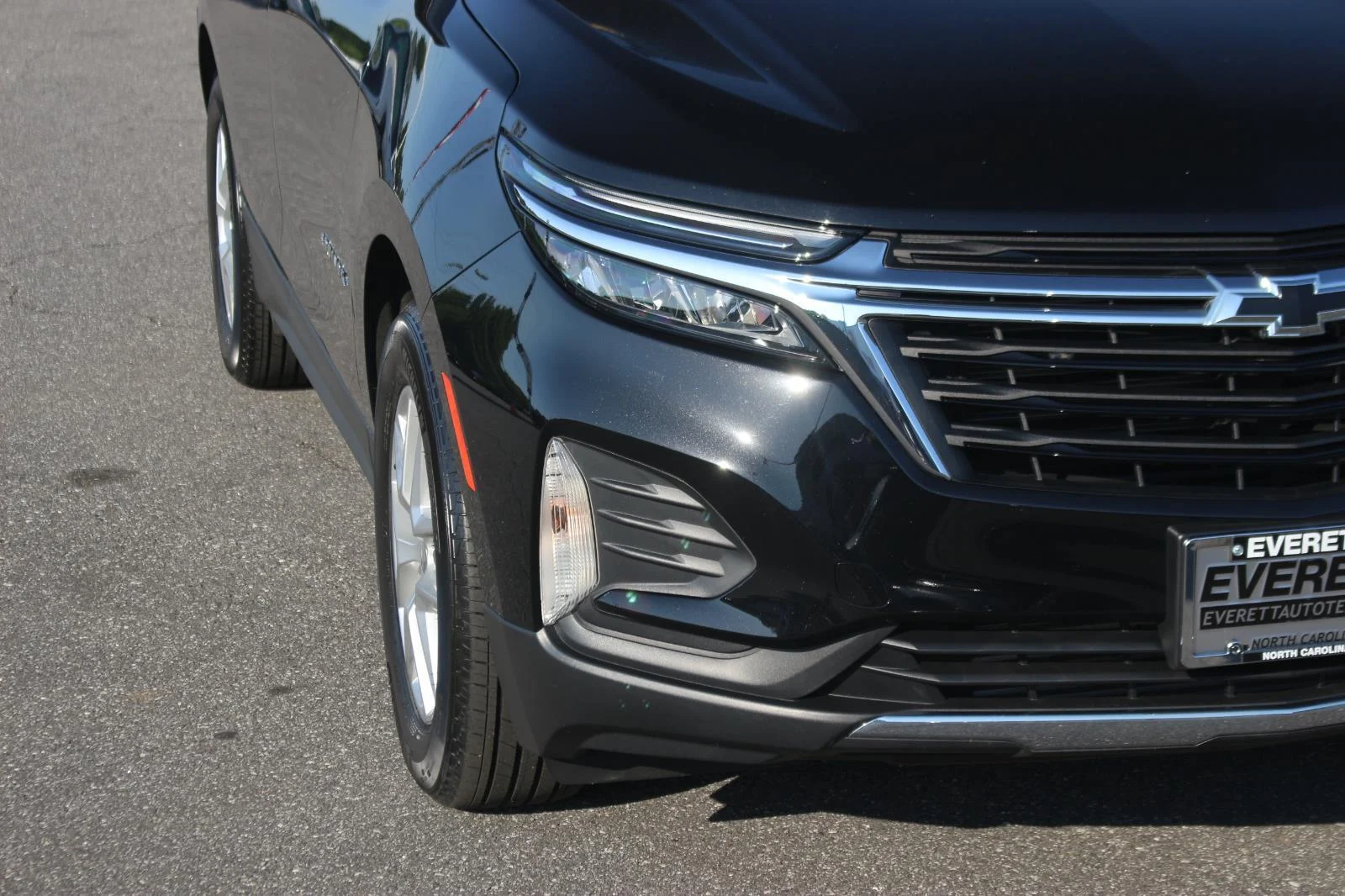 Used 2023 Mosaic Black Metallic Chevrolet LT image 9