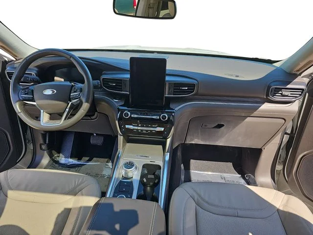 Used 2023 White Ford Platinum image 9