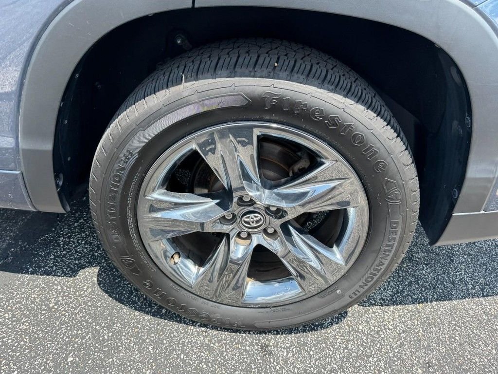 Used 2018 Blue Toyota Limited Platinum image 8