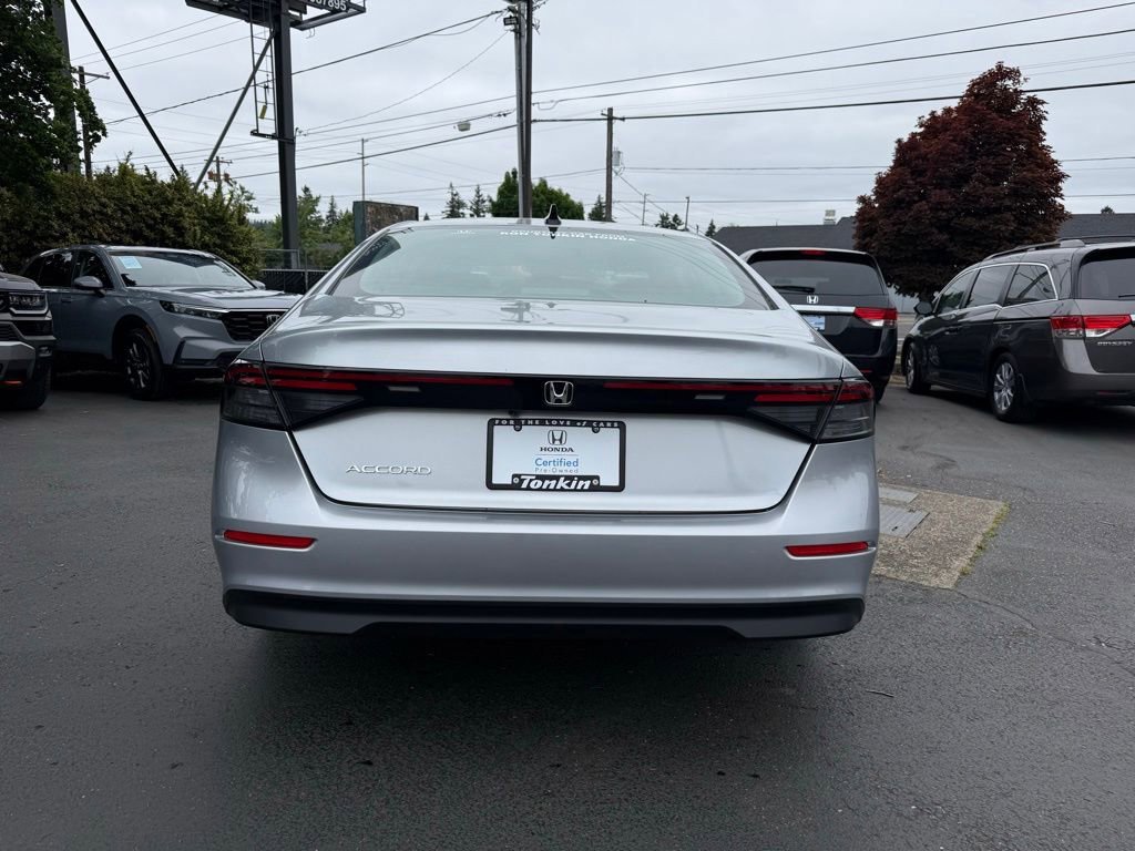Certified Used 2025 Solar Silver Metallic Honda 1.5T SE image 38