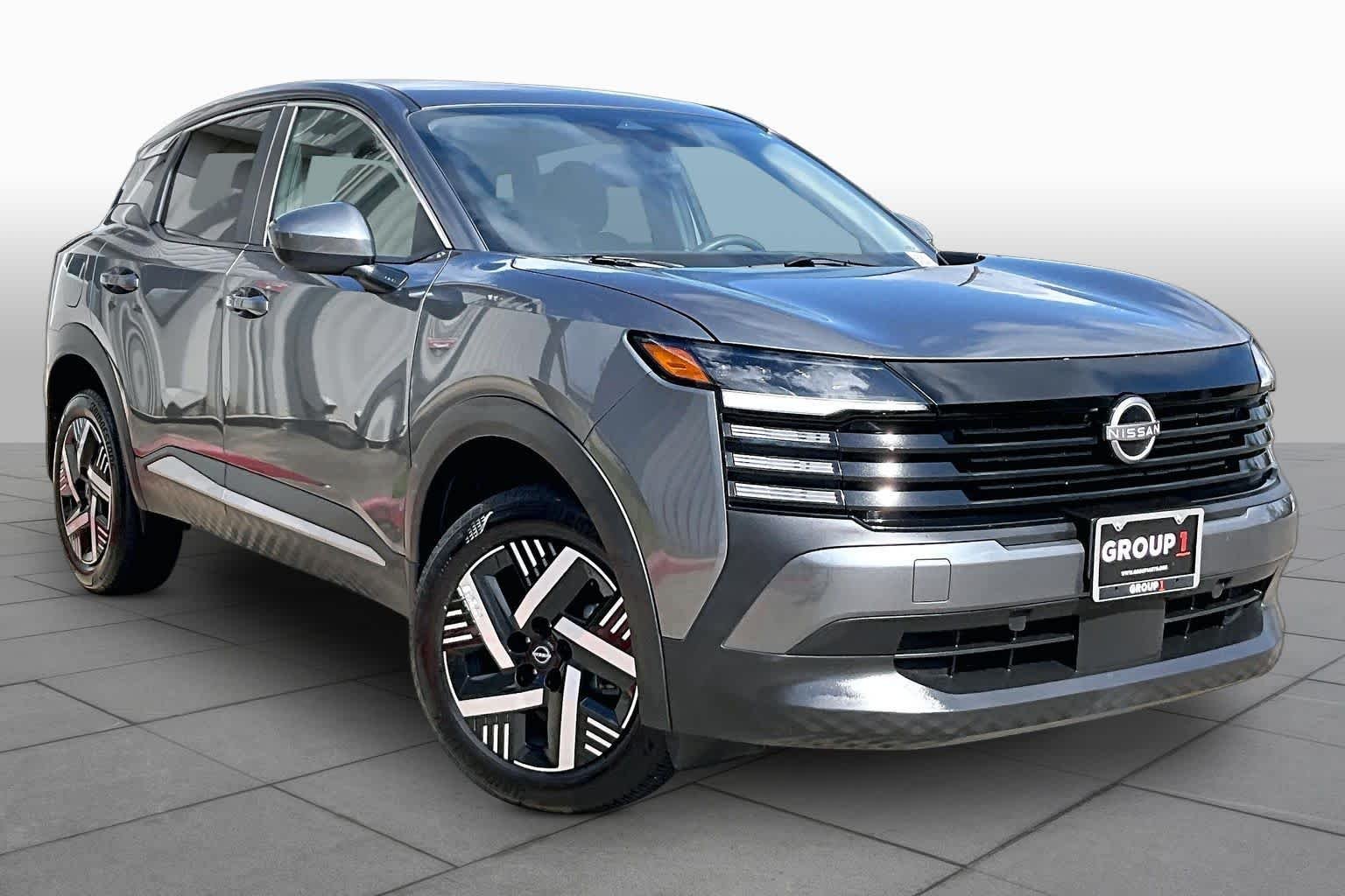 Used 2025 Gun Metallic Nissan SV image 3