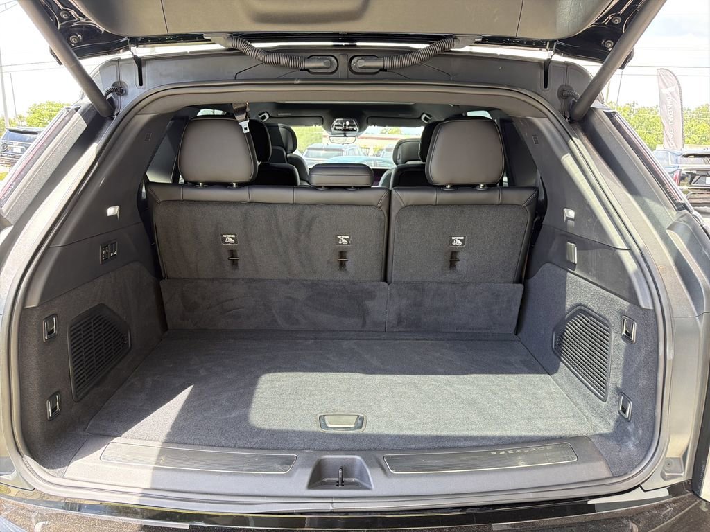 2026 Cadillac Escalade IQ Luxury - Photo 10