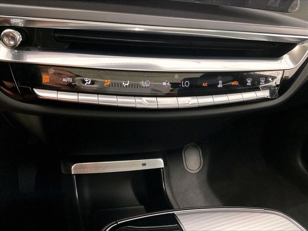 Used 2024 Silver Cadillac Tech image 26