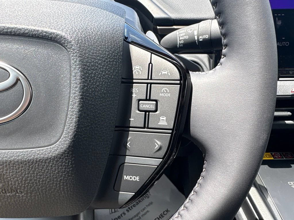 New 2026 Wind Chill Pearl Toyota XLE image 10