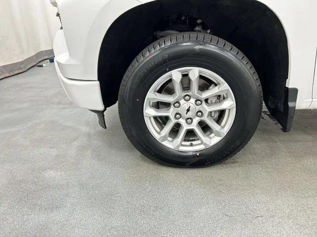 Used 2024 Summit White Chevrolet RST image 5