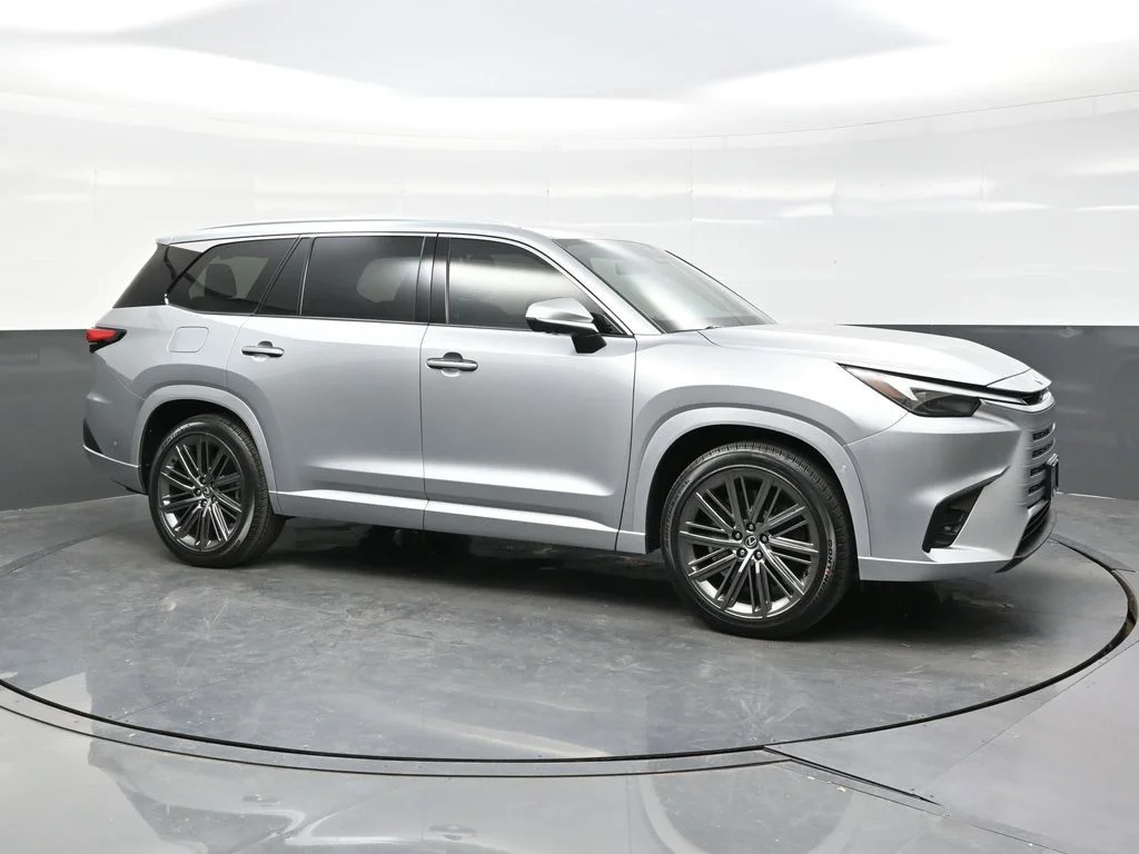 Used 2024 Silver Lexus 550h+ Luxury image 8