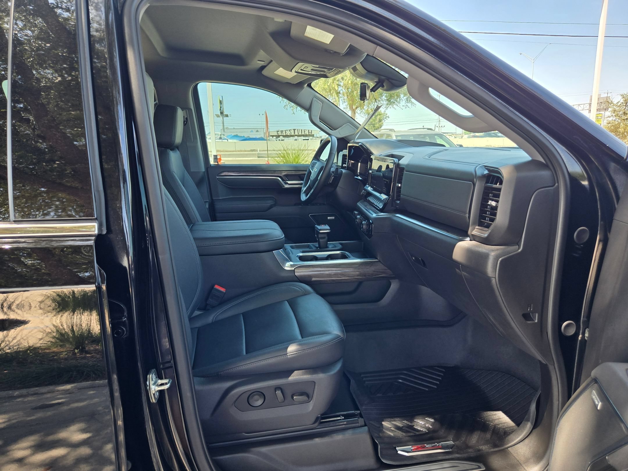 2025 Chevrolet Silverado 1500 LTZ - Photo 24
