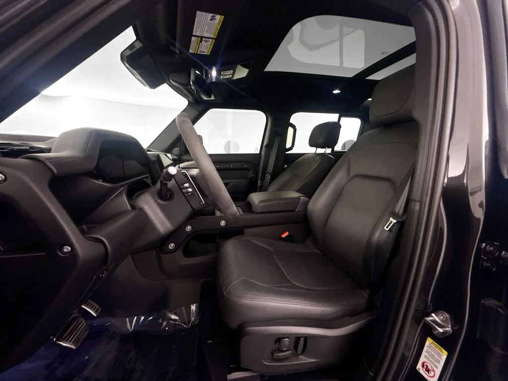 Certified Used 2024 Gray Land Rover V8 image 19
