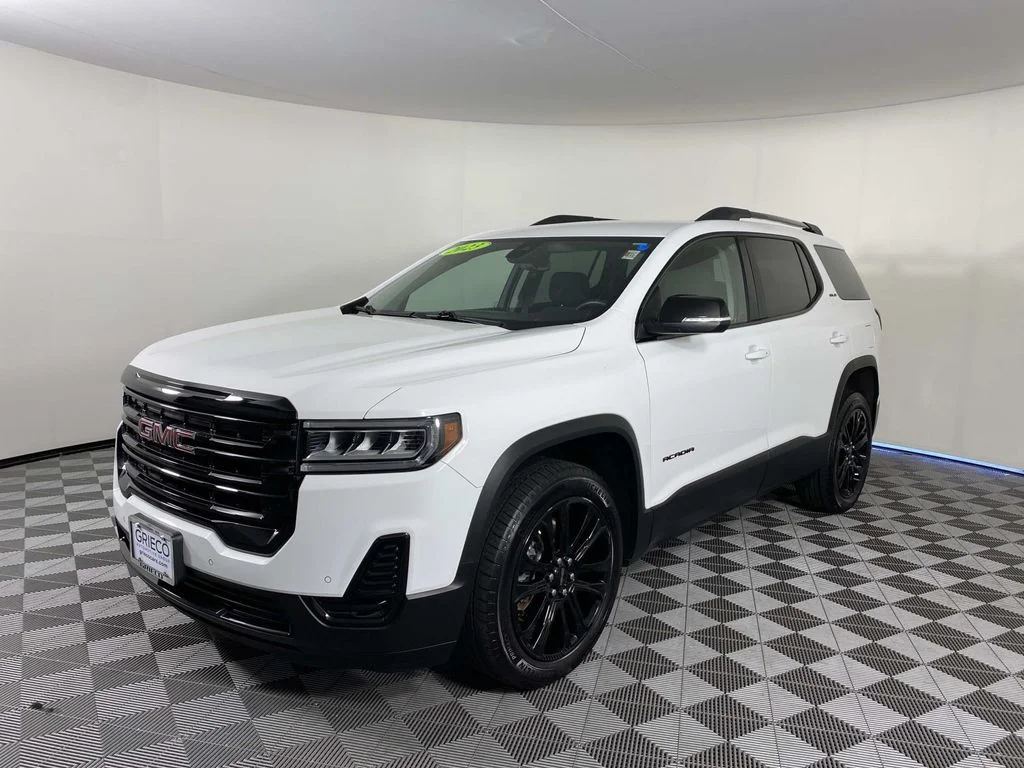 Used 2023 White GMC SLE image 4