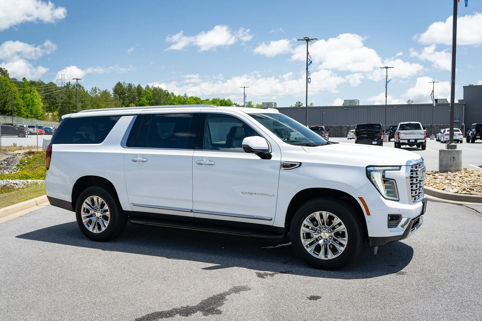 Used 2025 White GMC Denali image 12
