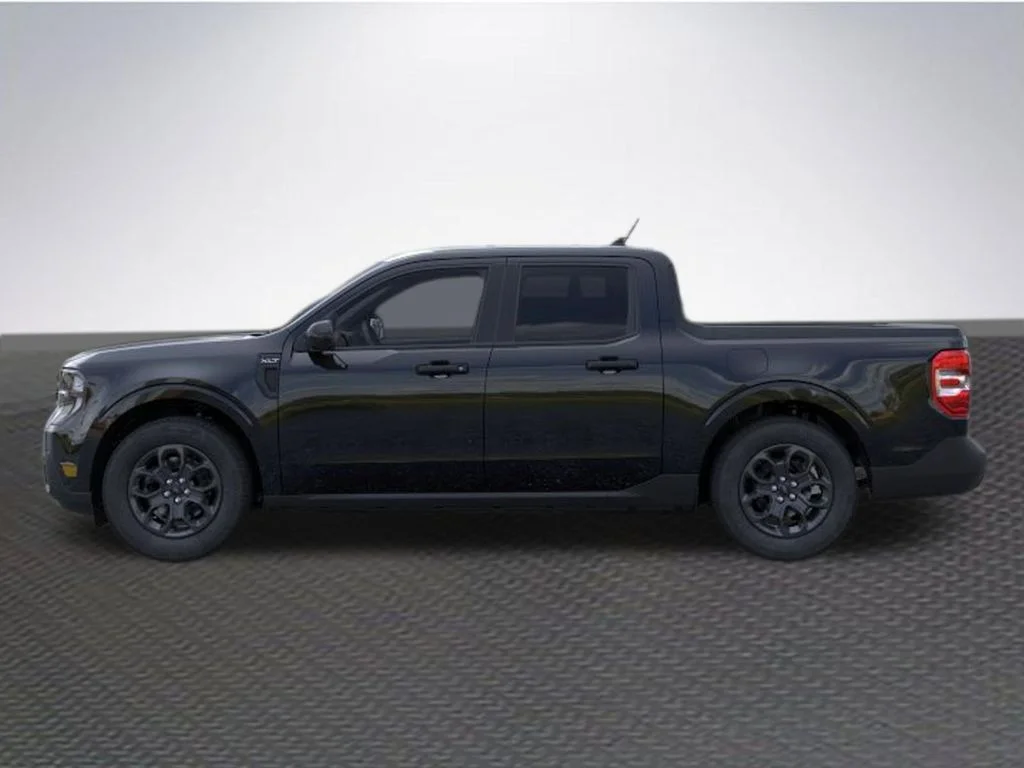New 2026 Black Ford XLT image 3