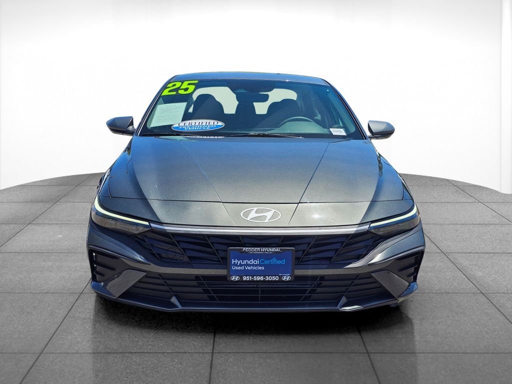 2025 Hyundai Elantra SE - Photo 2