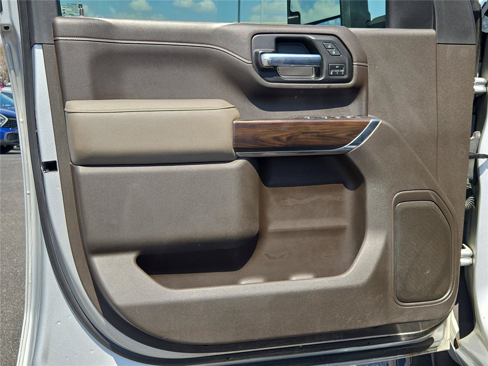 Used 2022 Quicksilver Metallic GMC SLT image 18