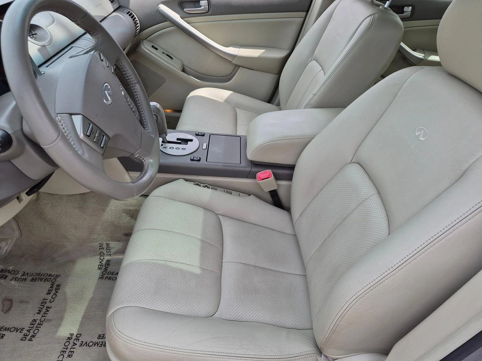 Used 2004 Gold INFINITI w/Leather image 16