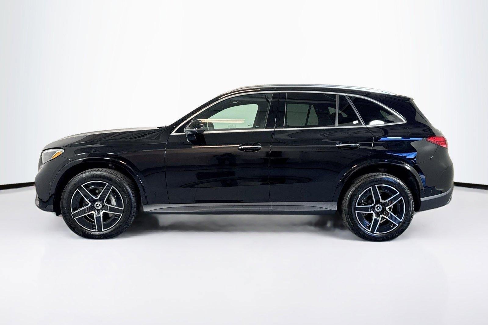 New 2026 Black Mercedes-Benz GLC 300 image 8