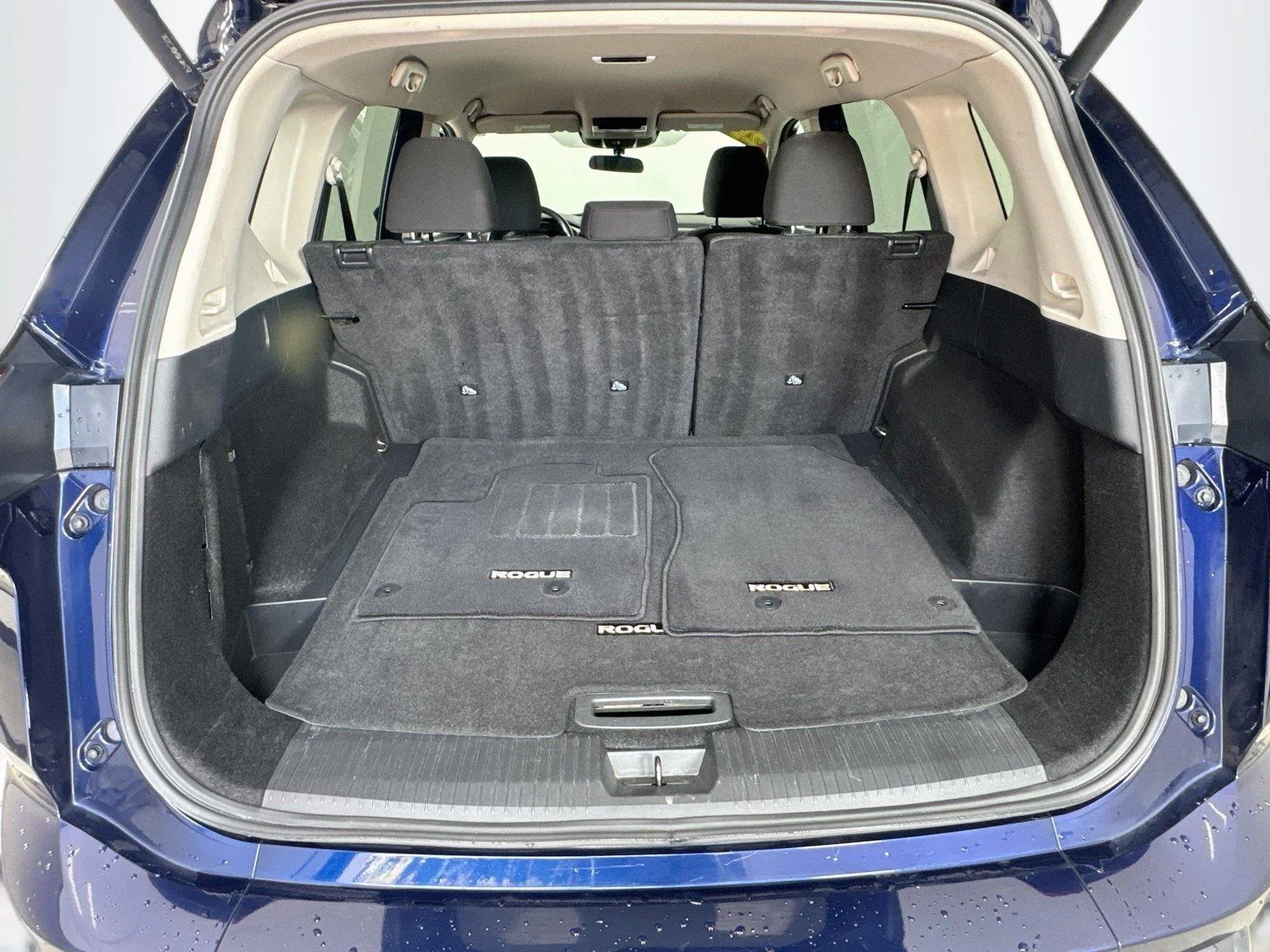 Used 2025 Deep Ocean Blue Pearl Nissan SV image 23