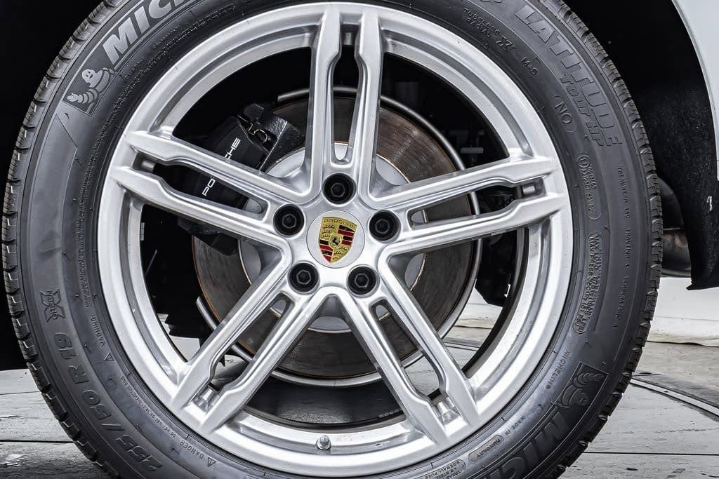 2025 Porsche Macan - Photo 23