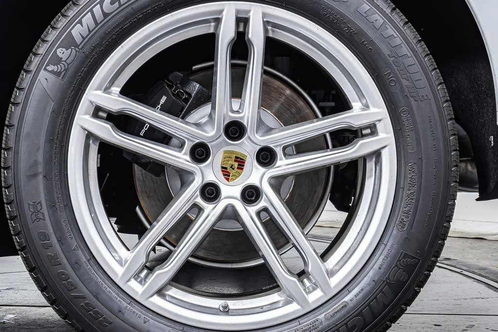 2025 Porsche Macan - Photo 23