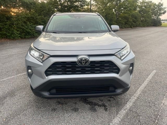 Used 2019 Silver Toyota XLE image 2
