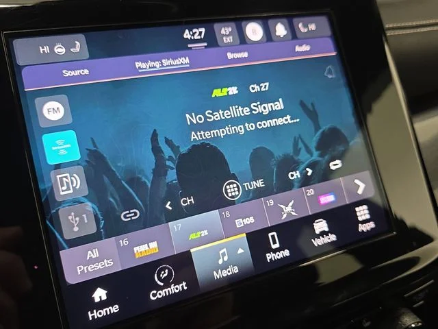 Used 2023 White Jeep Altitude X image 21