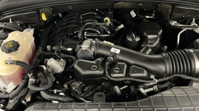 Used 2022 Diamond Black Jeep Limited image 28