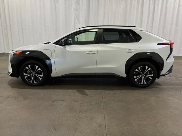 Used 2023 Beige Toyota XLE image 7