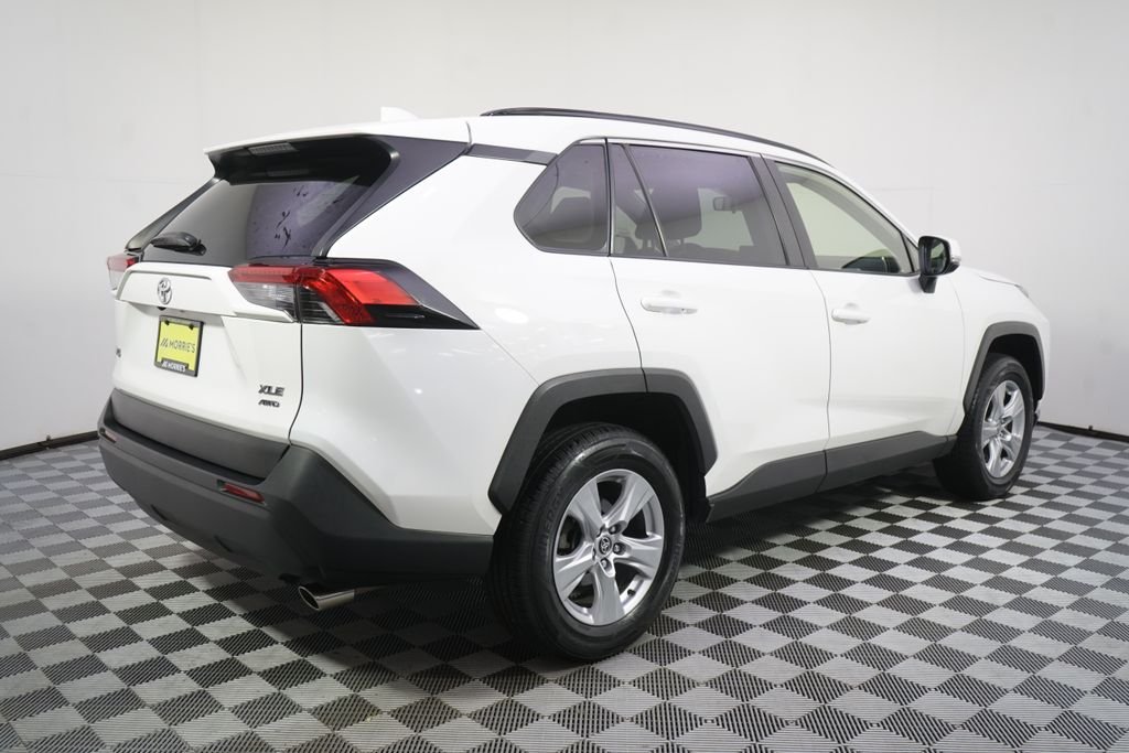 Used 2020 Super White Toyota XLE image 7
