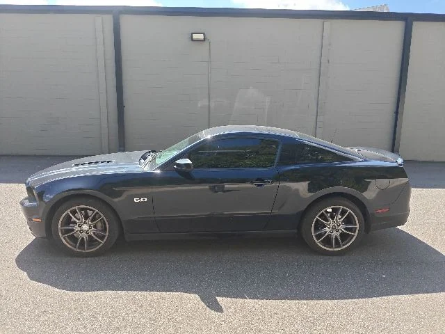 Used 2014 Black Ford GT Premium image 5