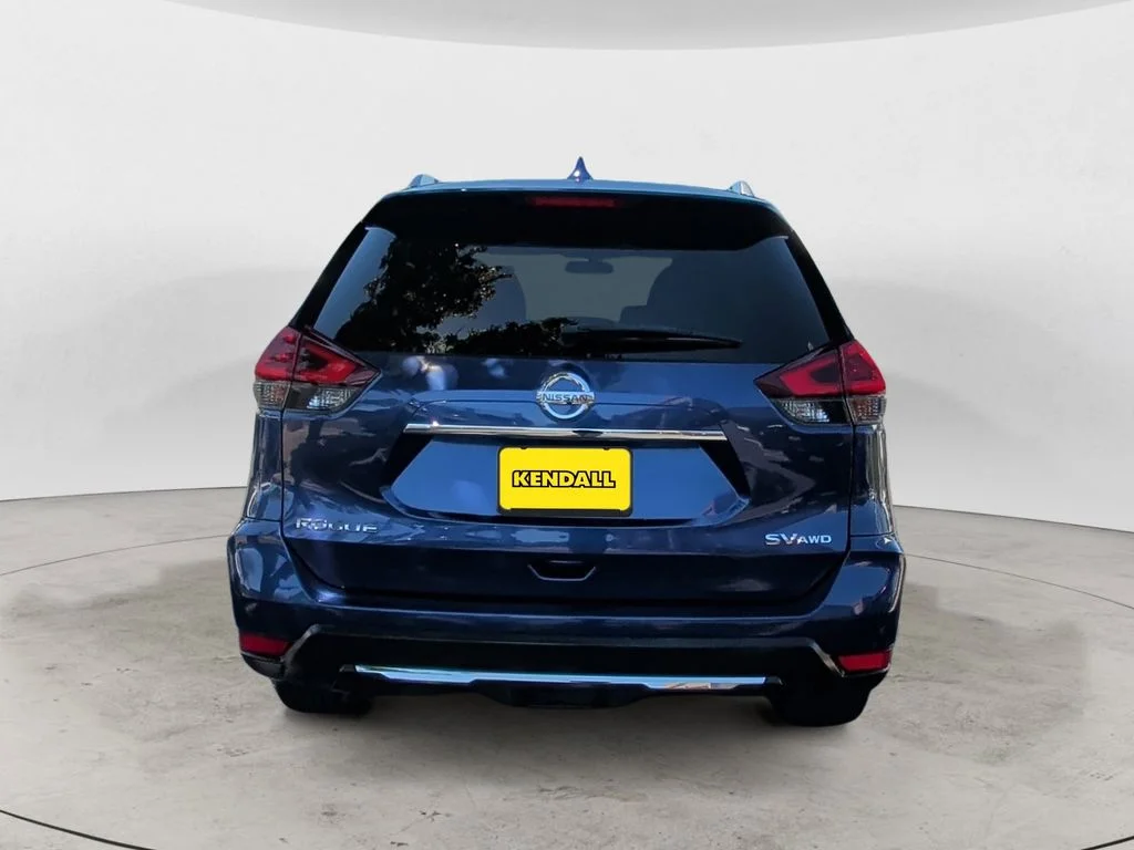 Used 2018 Blue Nissan SV image 4
