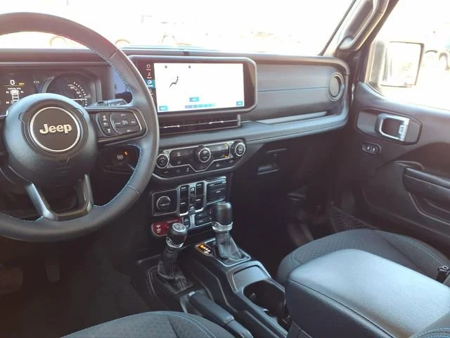 Used 2024  Jeep Rubicon image 8