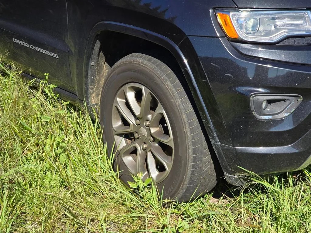 Used 2016 Black Jeep Overland image 17