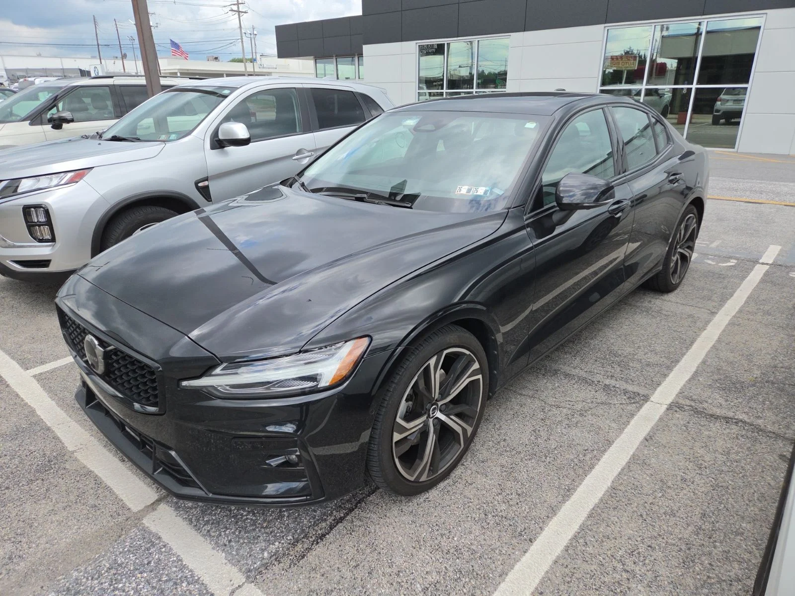 Used 2024 Black Volvo Ultimate image 1