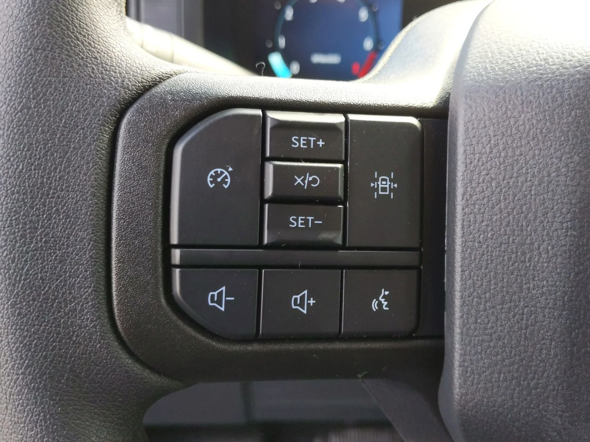 Used 2024 Oxford White Ford XL image 38