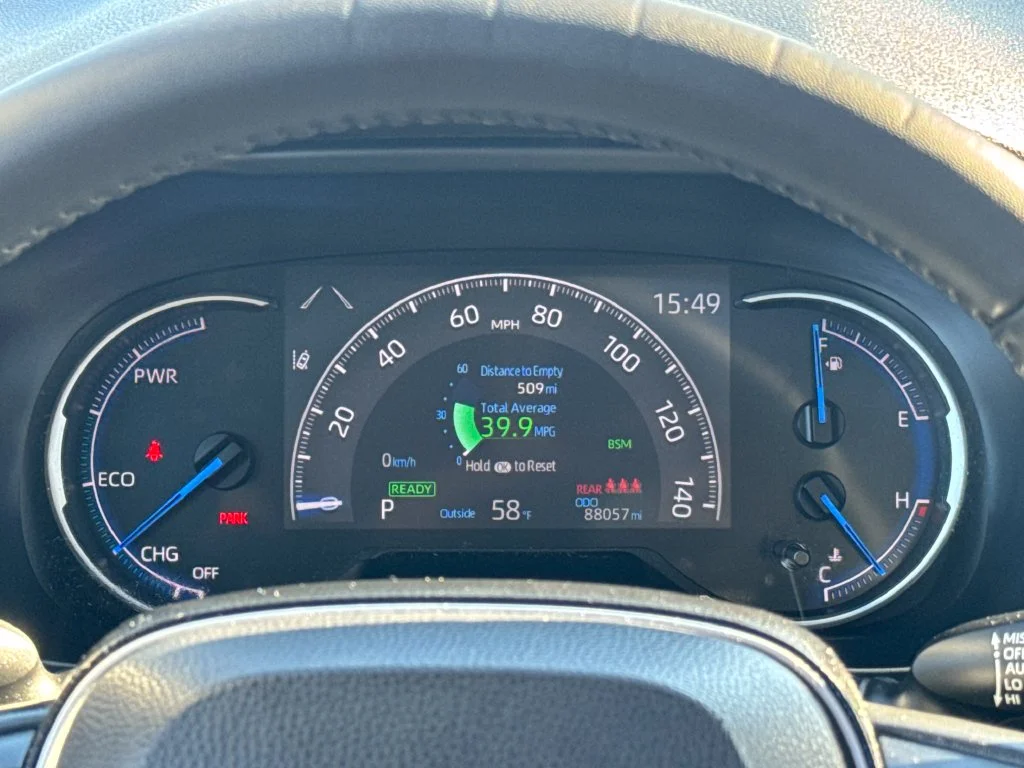 Used 2025 Silver Toyota XLE image 16