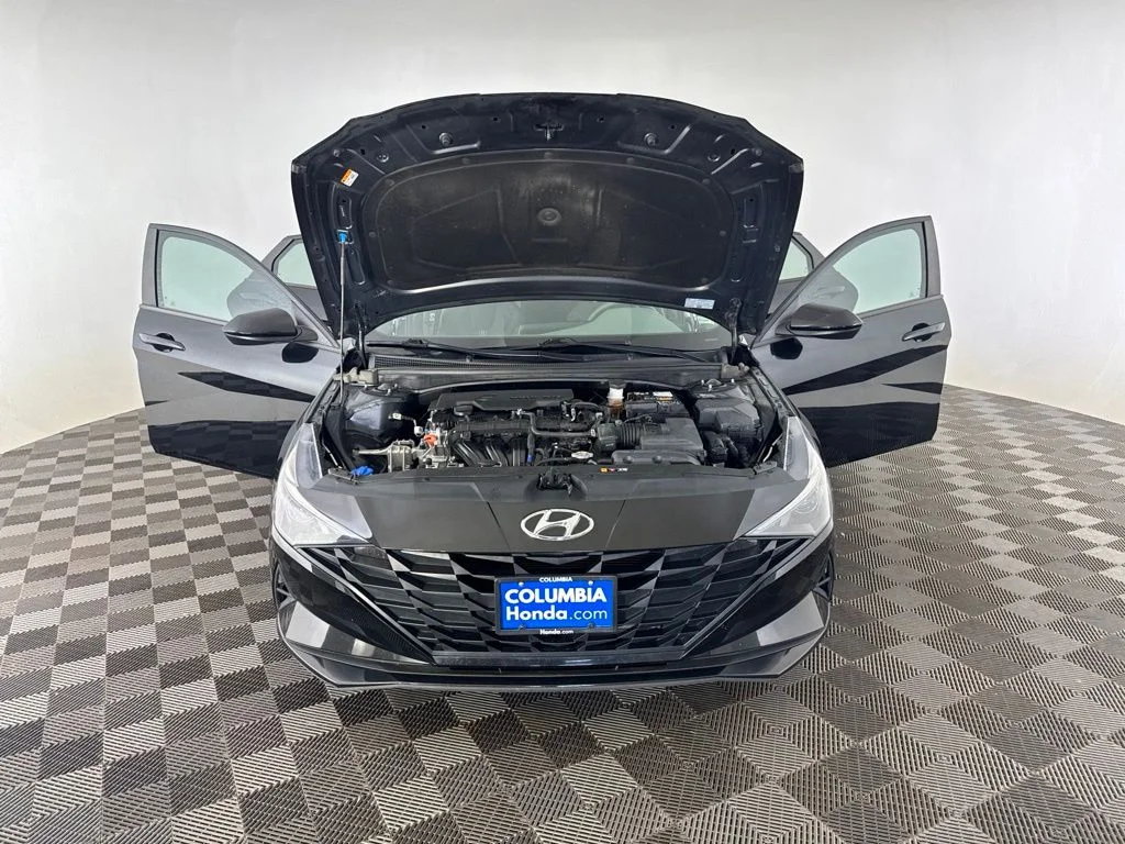 Used 2022 Black Hyundai SEL image 12