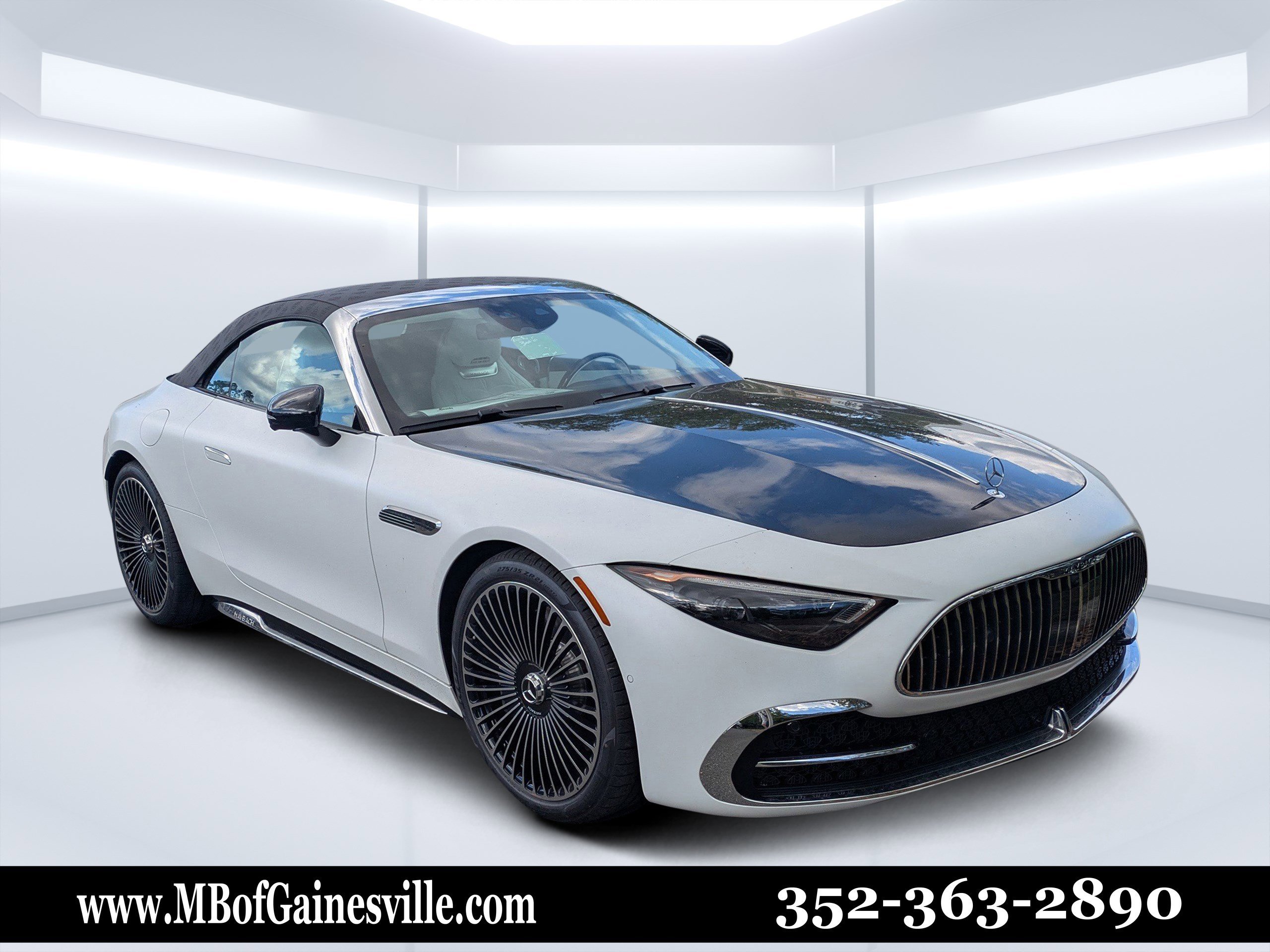 New 2026 MANUFAKTUR moonlight white magno (White Ambiance) Mercedes-Benz Maybach SL 680 Monogram Series image 1
