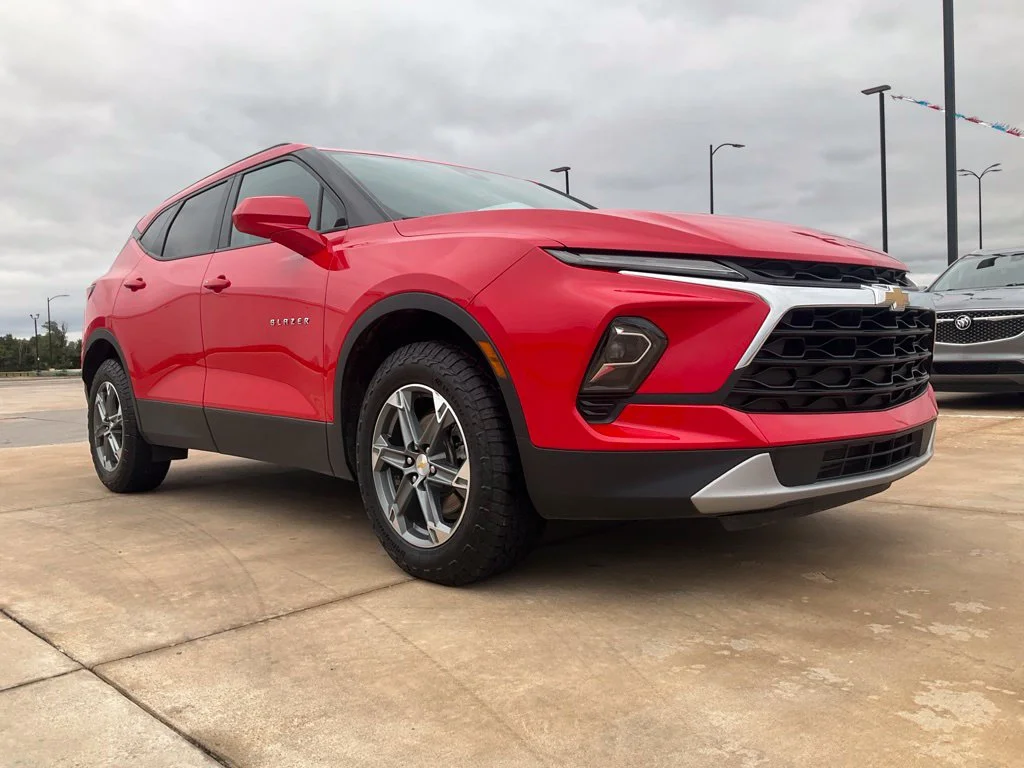 Used 2023 Red Chevrolet LT image 32