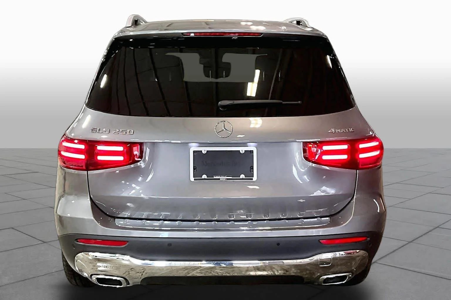 New 2026 Mountain Grey Metallic Mercedes-Benz GLB 250 image 5