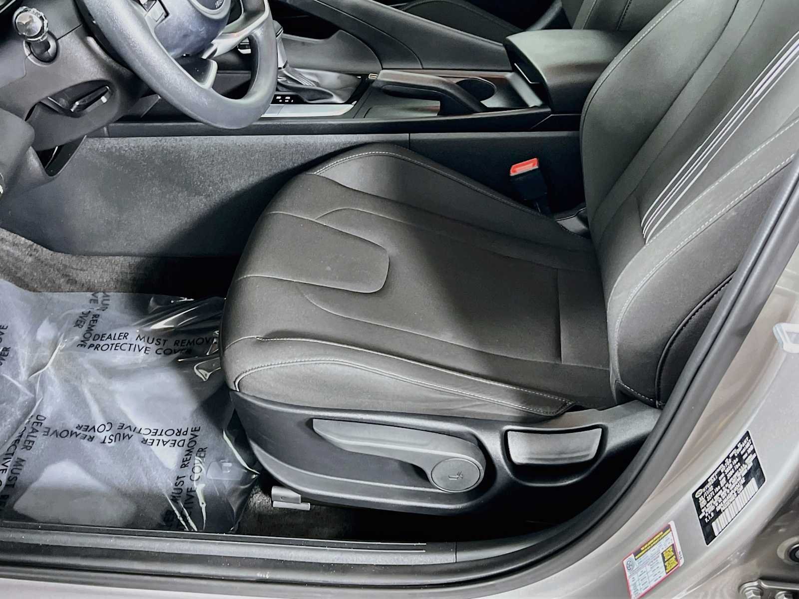 Used 2023 Fluid Metal Hyundai SEL image 18