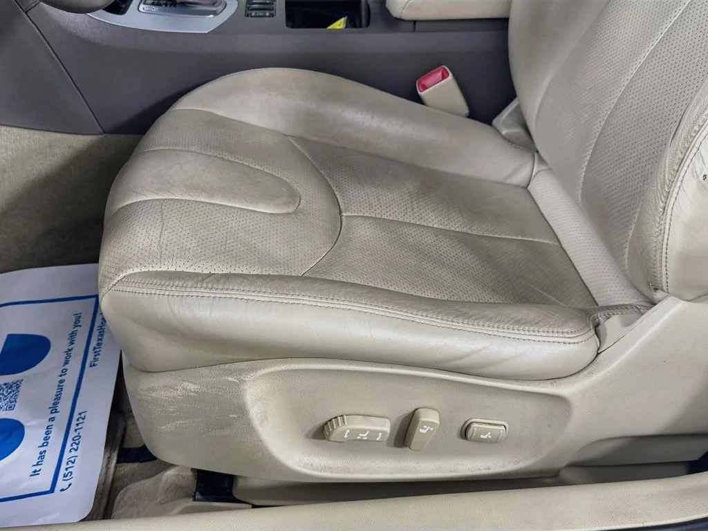 Used 2008 Ivory Pearl INFINITI Journey image 24
