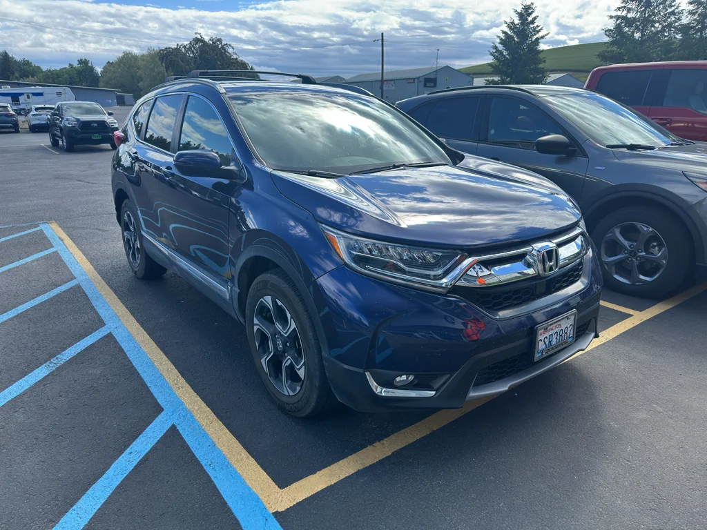 Used 2019 Obsidian Blue Pearl Honda Touring image 4