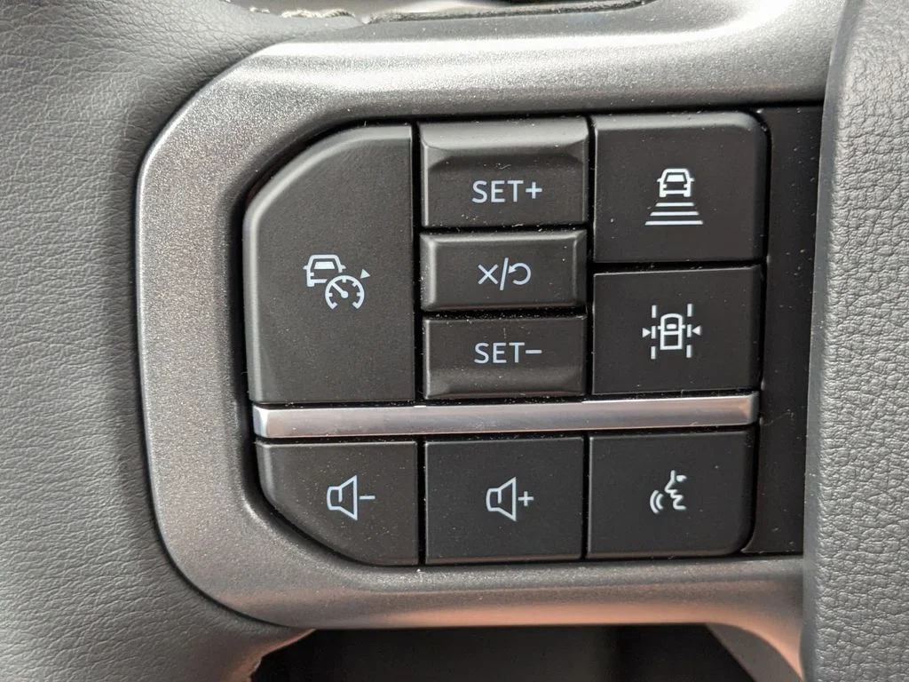 New 2026 Agate Black Metallic Ford XLT image 28
