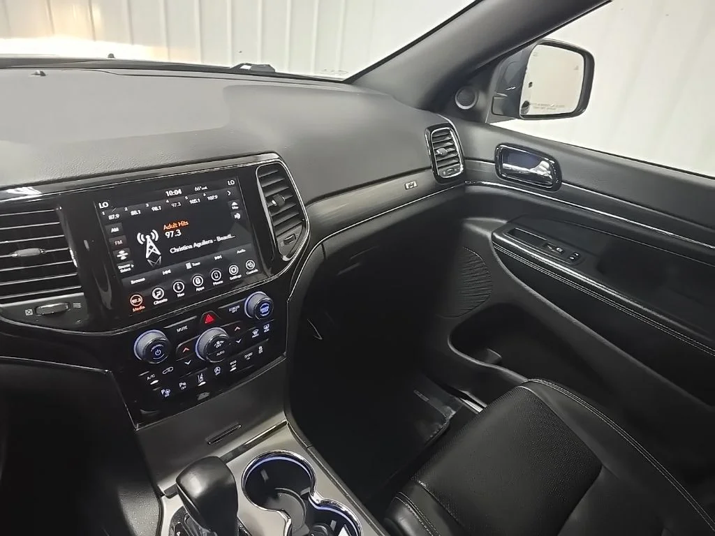Used 2021 Gray Jeep Limited image 26