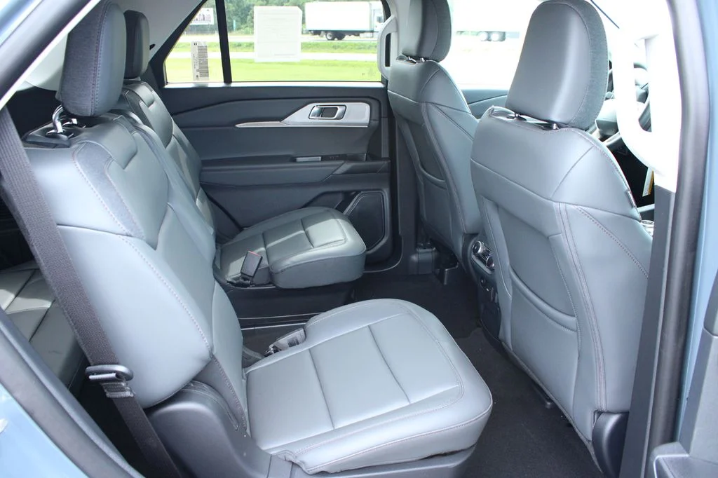 New 2026 Vapor Blue Metallic Ford Active image 18
