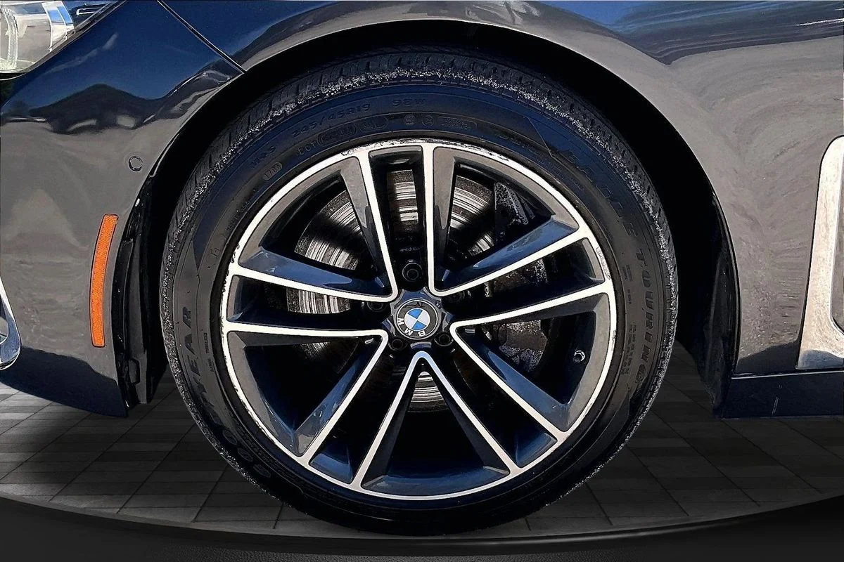 Used 2022  BMW i xDrive image 36