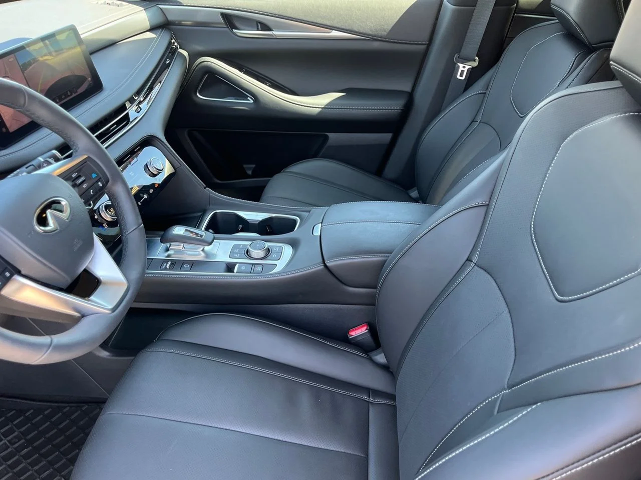 Certified Used 2026 Mineral Black INFINITI Luxe image 17