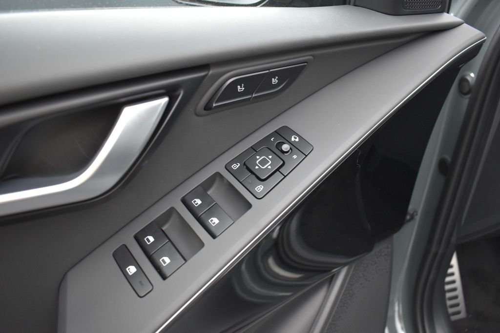 New 2026 Cityscape Green Kia WAVE image 6