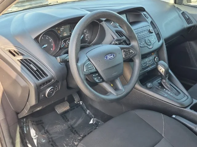 Used 2018 Gray Ford SE image 20