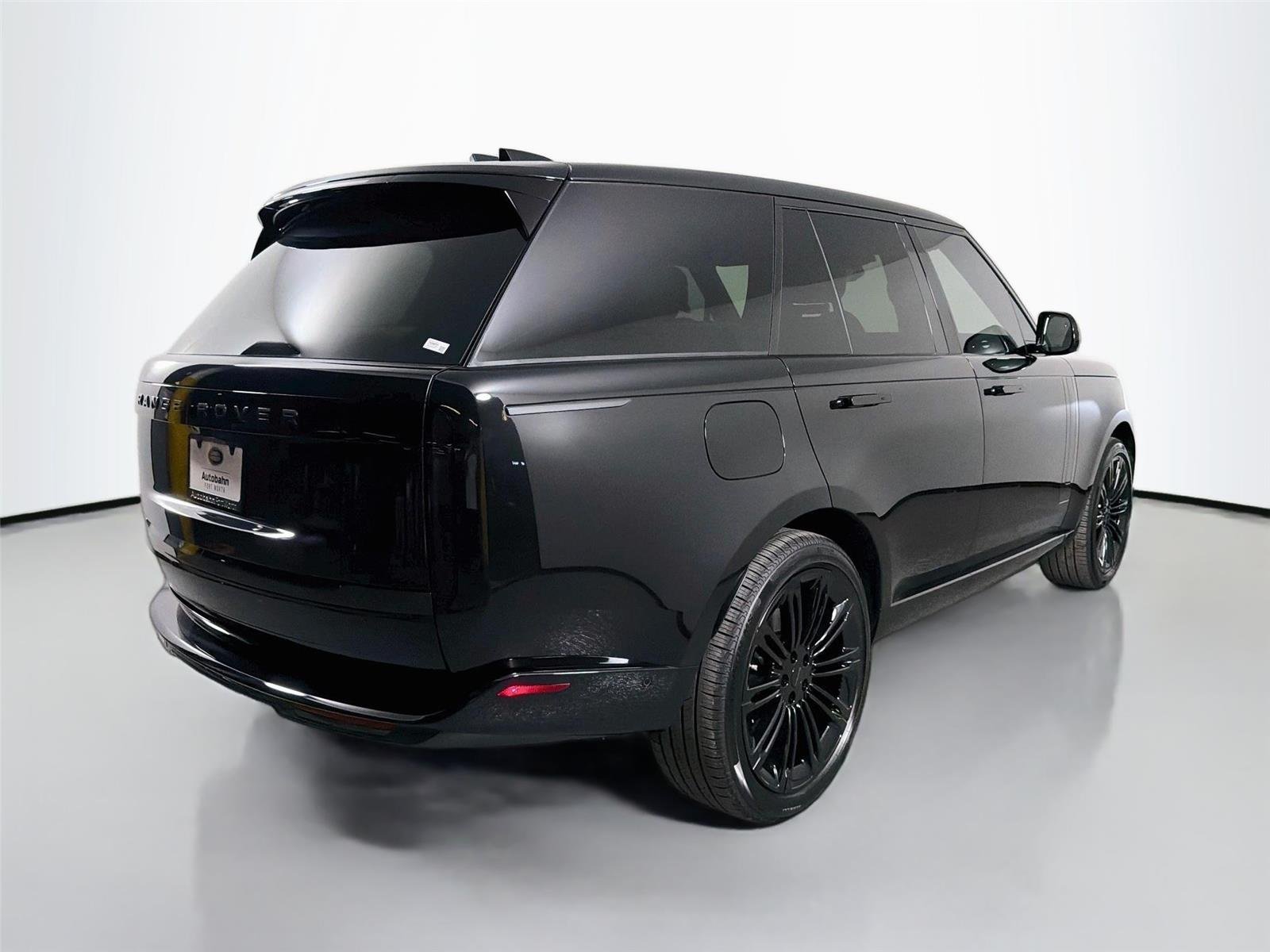 New 2026 Fuji White Land Rover SE image 5