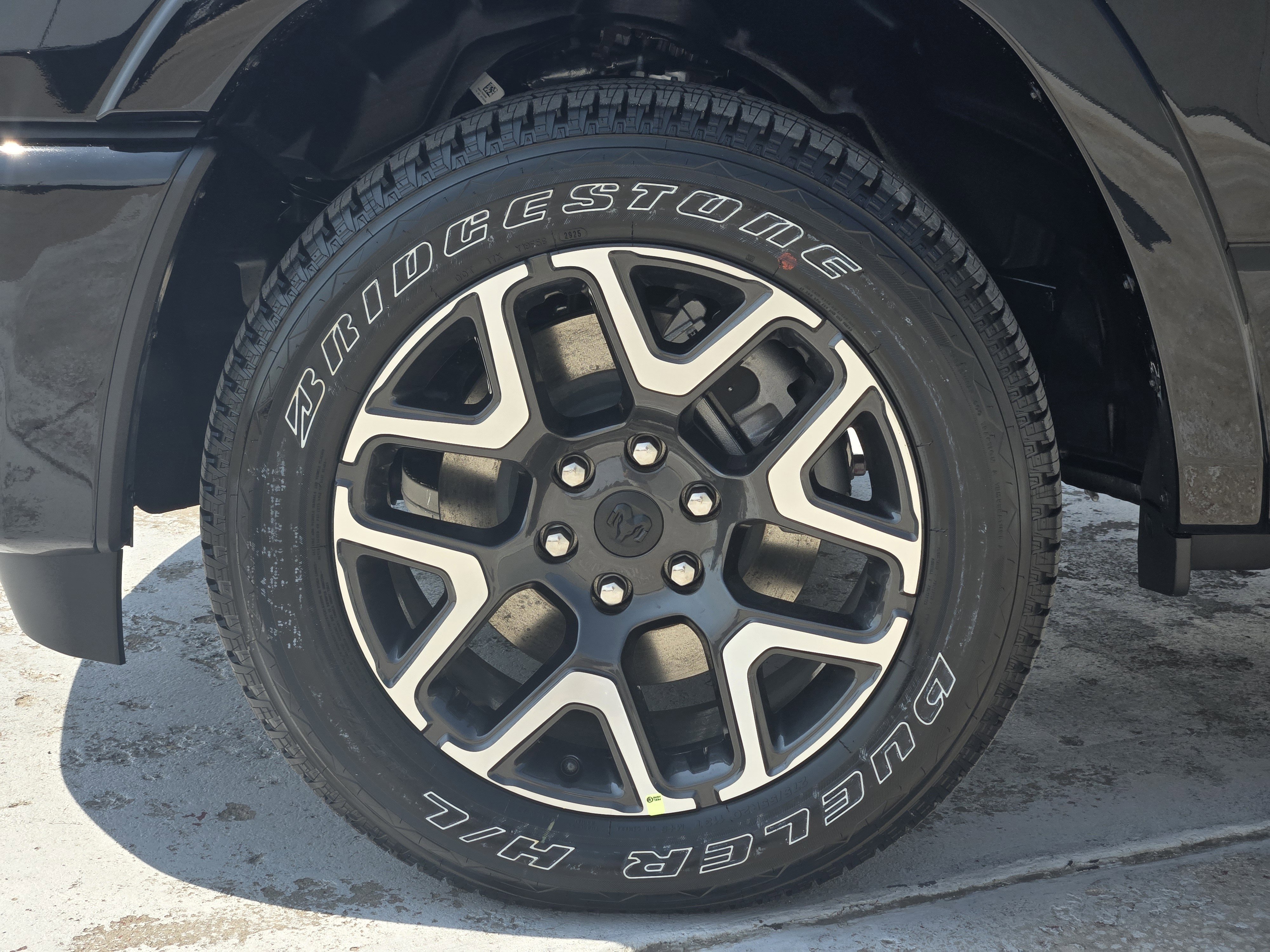 New 2026 Diamond Black Crystal Pearl-Coat Exterior Paint RAM Laramie image 10